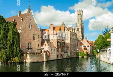 Bruges, Belgique - 16 septembre 2010 : ville de Bruges, beaux canaux à Bruges Banque D'Images