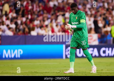 Séville, Espagne. 20 septembre 2023. Le gardien Brice Samba (30) de Lens vu lors du match de Ligue des Champions UEFA entre le Sevilla FC et Lens à l'Estadio Ramon Sanchez Pizjuan à Séville. (Crédit photo : Gonzales photo/Alamy Live News Banque D'Images