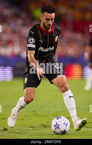 Séville, Espagne. 20 septembre 2023. Adrien Thomasson (28) de Lens vu lors du match de Ligue des champions de l'UEFA entre le Sevilla FC et Lens à l'Estadio Ramon Sanchez Pizjuan à Séville. (Crédit photo : Gonzales photo/Alamy Live News Banque D'Images