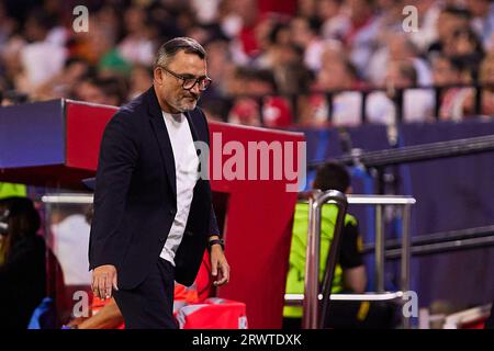 Séville, Espagne. 20 septembre 2023. L'entraîneur-chef Franck Haise de Lens vu lors du match de l'UEFA Champions League entre le Sevilla FC et Lens à l'Estadio Ramon Sanchez Pizjuan à Séville. (Crédit photo : Gonzales photo/Alamy Live News Banque D'Images