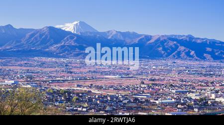 Préfecture de Yamanashi paysages fleurs de pêche dans la ville de Yamanashi et Mt. Fuji au loin l'observatoire sans nom Banque D'Images