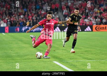 St. Louis, Missouri, États-Unis. 20 septembre 2023. St. Le défenseur du SC de Louis City AKIL WATTS (20) tire au but contre le Los Angeles FC. St. Louis City SC a accueilli le Los Angeles FC au Citypark à Saint-Louis. (Image de crédit : © Sven White/ZUMA Press Wire) USAGE ÉDITORIAL SEULEMENT! Non destiné à UN USAGE commercial ! Banque D'Images