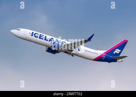 Munich, Allemagne - 23 juin 2023 : Boeing 737 MAX 9 d'Icelandair à l'aéroport de Munich (MUC) en Allemagne. Banque D'Images