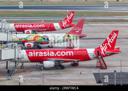 Bangkok, Thaïlande - 14 février 2023 : AirAsia Airbus A320 à l'aéroport Don Mueang de Bangkok en Thaïlande. Banque D'Images