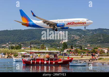 Skiathos, Grèce - 24 juin 2023 : avion Jet2 Boeing 737-800 à l'aéroport de Skiathos (JSI) en Grèce. Banque D'Images