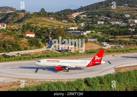 Skiathos, Grèce - 24 juin 2023 : Animawings Airbus A320 à l'aéroport de Skiathos (JSI) en Grèce. Banque D'Images