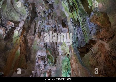 Cave Cueva de las Calaveras à Benidoleig, Alicante, Espagne Banque D'Images