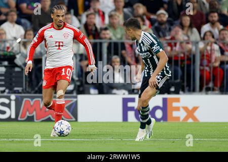 Muenchen, Deutschland. 20 septembre 2023. v. li. Leroy Sane (FC Bayern Muenchen, 10) et Sergio Reguilon (Manchester United, 15), Fussball, UEFA Champions League, Bayern M?nchen - Manchester United Am 20.9.2023 in der Muenchner Allianz Arena. LES RÈGLEMENTS DU LDF INTERDISENT TOUTE UTILISATION DE PHOTOGRAPHIES COMME SÉQUENCES D'IMAGES ET/OU QUASI-VIDÉO. Crédit : dpa/Alamy Live News Banque D'Images