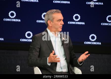 Concordia Summit, Sheraton Times Square, 811 7th Ave, W 53rd St, New York NY 10019 ÉTATS-UNIS. 20 septembre 2023. Le président Luis Abinader de la République dominicaine, en conversation au Sommet Concordia de 2023 à New York. Crédit : ©Julia Mineeva/EGBN TV News/Alamy Live News Banque D'Images