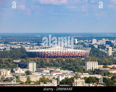 Vue de la ville avec Stadion Narodowy im. Kazimierza Górskiego (en anglais : Kazimierz Górski's National Stadium, Varsovie, Pologne Banque D'Images