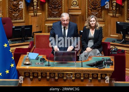 Le président du Sénat français Gérard Larcher et le président de l'Assemblée nationale française Yael Braun-Pivet s'expriment devant le Sénat français, devant le roi Charles de Grande-Bretagne s'adressant aux sénateurs et aux membres de l'Assemblée nationale, à Paris le 21 septembre 2023. Le roi Charles III de Grande-Bretagne et son épouse la reine Camilla sont en visite d'État de trois jours à partir du 20 septembre 2023, à Paris et Bordeaux, six mois après les émeutes et les grèves ont forcé le report de dernière minute de sa première visite d'État en tant que roi. Photo de Raphael Lafargue/ABACAPRESS.COM Banque D'Images