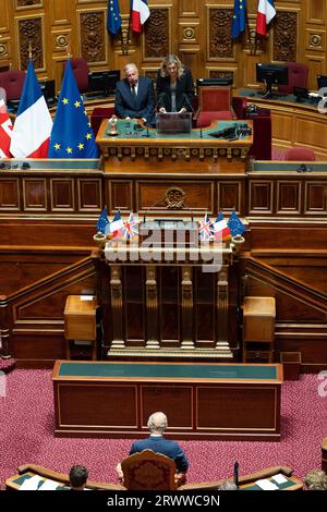 Le président du Sénat français Gérard Larcher et le président de l'Assemblée nationale française Yael Braun-Pivet s'expriment devant le Sénat français, devant le roi Charles de Grande-Bretagne s'adressant aux sénateurs et aux membres de l'Assemblée nationale, à Paris le 21 septembre 2023. Le roi Charles III de Grande-Bretagne et son épouse la reine Camilla sont en visite d'État de trois jours à partir du 20 septembre 2023, à Paris et Bordeaux, six mois après les émeutes et les grèves ont forcé le report de dernière minute de sa première visite d'État en tant que roi. Photo de Raphael Lafargue/ABACAPRESS.COM Banque D'Images