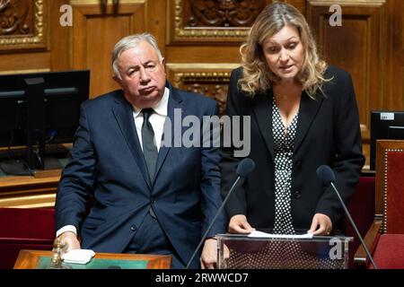 Le président du Sénat français Gérard Larcher et le président de l'Assemblée nationale française Yael Braun-Pivet s'expriment devant le Sénat français, devant le roi Charles de Grande-Bretagne s'adressant aux sénateurs et aux membres de l'Assemblée nationale, à Paris le 21 septembre 2023. Le roi Charles III de Grande-Bretagne et son épouse la reine Camilla sont en visite d'État de trois jours à partir du 20 septembre 2023, à Paris et Bordeaux, six mois après les émeutes et les grèves ont forcé le report de dernière minute de sa première visite d'État en tant que roi. Photo de Raphael Lafargue/ABACAPRESS.COM Banque D'Images