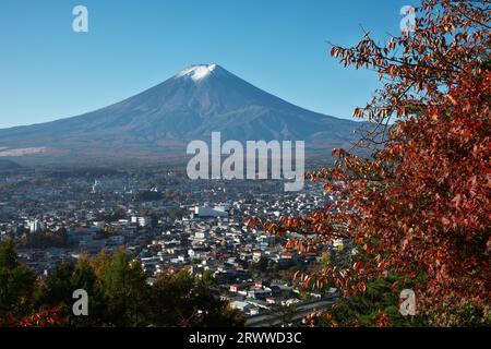 Fuji Fuji et Fuji Yoshida City de la Pagode Churyo Banque D'Images