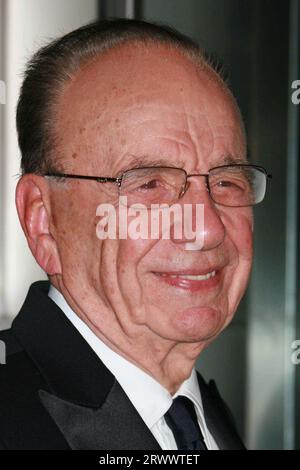 **PHOTO DE FICHIER** Rupert Murdoch quitte ses fonctions de président de Fox and News Corp Rupert Murdoch assiste au gala du 40e anniversaire de New Line Cinema pour la film Society of Lincoln Center au Fredrick P. Rose Hall au Time Warner Center à New York le 5 octobre 2007. Crédit photo : Henry McGee/MediaPunch Banque D'Images