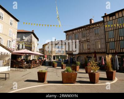 Place de la République à Saint-Léonard-de-Noblat, haute-Vienne, France Banque D'Images