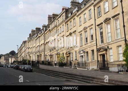 Bâtiments géorgiens historiques maisons le long de Lansdown Road Belvedere Bath Angleterre Royaume-Uni maisons de ville anglaises propriétés d'époque d'architecture géorgienne Banque D'Images