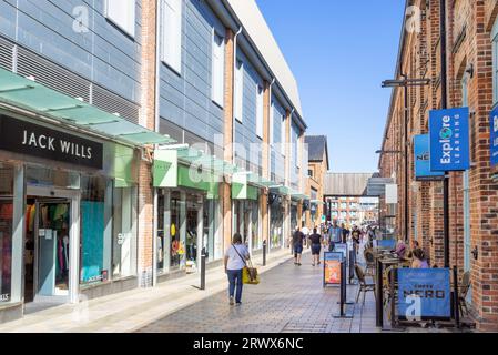 Gloucester Quays Designer Outlet centre commercial centre commercial Gloucester docks Gloucestershire Angleterre Royaume-Uni GB Europe Banque D'Images