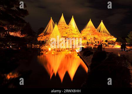 Kanazawa, Hokuriku-Kanazawa Kenrokuen s'illuminait en hiver Banque D'Images