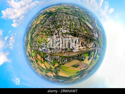 Vue aérienne, vue ville Neubeckum et gare, parc industriel Balcke-Dürr, globe, vue fisheye, vue à 360 degrés, petit monde, Neubeckum, Becku Banque D'Images