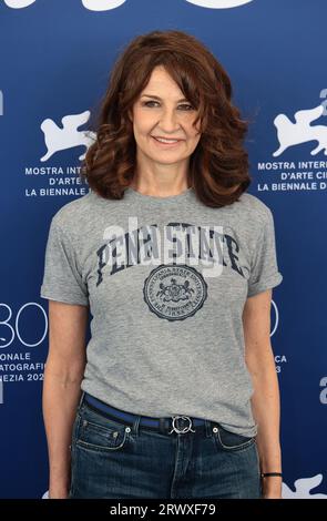 VENISE, ITALIE - SEPTEMBRE 04 : Valérie Lemercier assiste à un photocall pour le film 'coup de chance' au 80e Festival de Venise Banque D'Images