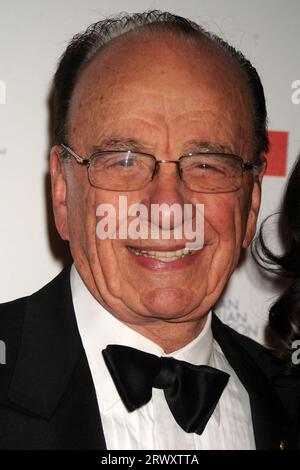 Manhattan, États-Unis d'Amérique. 25 janvier 2007. NEW YORK - JANVIER 23 : nouvelles Corp. Président-directeur général Rupert Murdoch et son épouse Wendi Deng Murdoch assistent au gala de la Jacob's Creek Black Tie de l'Australia week 2009 le 23 janvier 2009 à New York. Personnes : Rupert Murdoch, Deng Murdoch crédit : Storms Media Group/Alamy Live News Banque D'Images