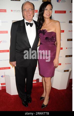 Manhattan, États-Unis d'Amérique. 25 janvier 2007. NEW YORK - JANVIER 23 : nouvelles Corp. Président-directeur général Rupert Murdoch et son épouse Wendi Deng Murdoch assistent au gala de la Jacob's Creek Black Tie de l'Australia week 2009 le 23 janvier 2009 à New York. Personnes : Rupert Murdoch, Deng Murdoch crédit : Storms Media Group/Alamy Live News Banque D'Images