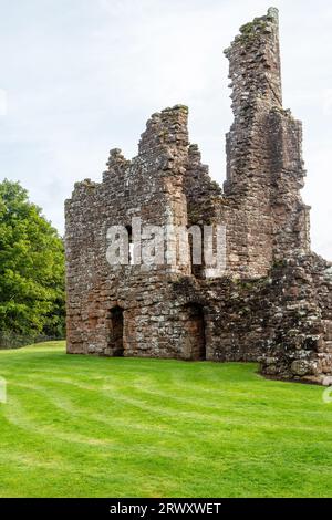 L'église collégiale de Lincluden, connue auparavant sous le nom de Prieuré de Lincluden ou Abbaye de Lincluden, est une maison religieuse en ruine, près de Dumfries. Banque D'Images