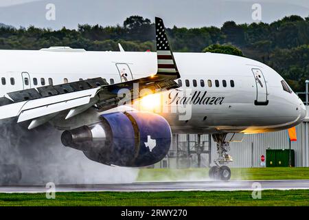 Une visite aérienne rare et inhabituelle à l'aéroport d'Édimbourg, ou tout autre aéroport en dehors des États-Unis, 'Testbedd' N473AP L3Harris technologies Boeing 757-26D(WL), Écosse. Banque D'Images