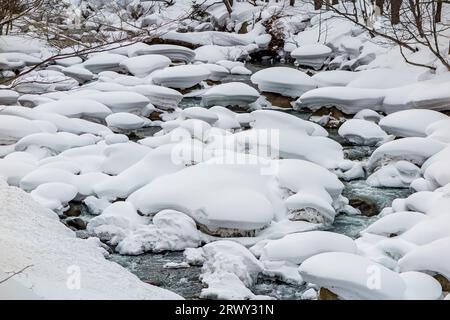 Ishikari Gawa en plein hiver Banque D'Images