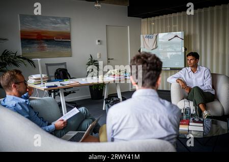 Bruxelles, Belgique. 20 septembre 2023. Le président du parti socialiste flamand Vooruit, Conner Rousseau, photographié lors d'une séance d'interview à Bruxelles, le mercredi 20 septembre 2023. BELGA PHOTO JASPER JACOBS crédit : Belga News Agency/Alamy Live News Banque D'Images