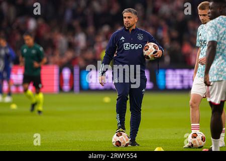 Amsterdam, pays-Bas. 21 septembre 2023. AMSTERDAM, PAYS-BAS - 21 SEPTEMBRE : l'entraîneur adjoint Said Bakkati de l'AFC Ajax se présente lors du match du groupe B de l'UEFA Champions League entre l'AFC Ajax et l'Olympique de Marseille au Johan Cruijff Arena le 21 septembre 2023 à Amsterdam, pays-Bas. (Photo Andre Weening/Orange Pictures) crédit : Orange pics BV/Alamy Live News Banque D'Images