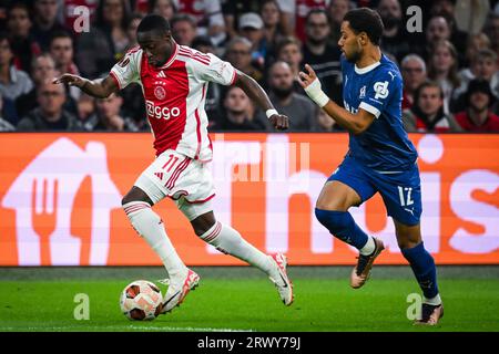 Amsterdam, pays Bas. 21 septembre 2023. Carlos BORGES d'Amsterdam et Renan LODI de Marseille lors du match de football UEFA League Europa, Groupe B entre l'Ajax Amsterdam et l'Olympique de Marseille le 21 septembre 2023 au stade Johan Cruijff Arena d'Amsterdam, pays-Bas - photo Matthieu Mirville/DPPI crédit : DPPI Media/Alamy Live News Banque D'Images