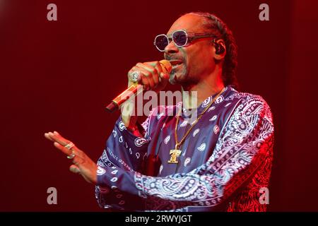 Cologne, Allemagne. 21 septembre 2023. Le rappeur Snoop Dogg est sur scène lors d'un concert à Lanxess Arena. Crédit : Henning Kaiser/dpa/Alamy Live News Banque D'Images