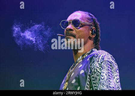 Cologne, Allemagne. 21 septembre 2023. Le rappeur Snoop Dogg est sur scène lors d'un concert à Lanxess Arena. Crédit : Henning Kaiser/dpa/Alamy Live News Banque D'Images