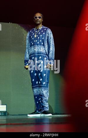 Cologne, Allemagne. 21 septembre 2023. Le rappeur Snoop Dogg est sur scène lors d'un concert à Lanxess Arena. Crédit : Henning Kaiser/dpa/Alamy Live News Banque D'Images