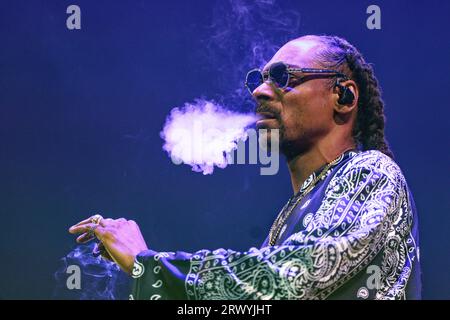 Cologne, Allemagne. 21 septembre 2023. Le rappeur Snoop Dogg est sur scène lors d'un concert à Lanxess Arena. Crédit : Henning Kaiser/dpa/Alamy Live News Banque D'Images