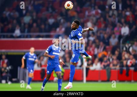 AMSTERDAM, PAYS-BAS - SEPTEMBRE 21 : Chancel Mbemba (Olympique Marseille) lors du match UEFA Europa League 2023/2024 - Groupe B de l'AFC Ajax et de l'OL Banque D'Images