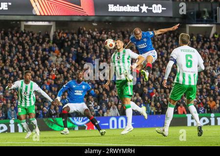 Glasgow, Royaume-Uni. 21 septembre 2023. Dans le premier match du groupe C de l'UEFA Europa League de cette saison, les Rangers ont affronté le Real Betis d'Espagne au stade Ibrox de Glasgow, en Écosse, au Royaume-Uni. C'est le premier match d'une mini ligue de 4 équipes avec des matchs à domicile et à l'extérieur. Crédit : Findlay/Alamy Live News Banque D'Images