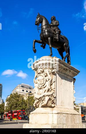 La statue de Charles 1e à Charing Cross, Londres, Royaume-Uni. Banque D'Images