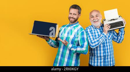 scénariste show vs contraste sur fond, espace de copie. photo de l'écrivain spectacle vs contraste Banque D'Images