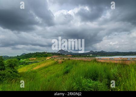 Karapuzha barrage une attraction touristique populaire du district Wayanad du Kerala, en Inde Banque D'Images