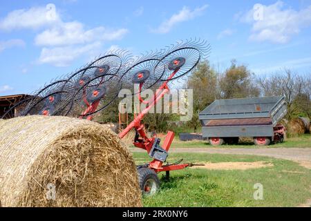 râteau de remorque tractée pour outil agricole Banque D'Images