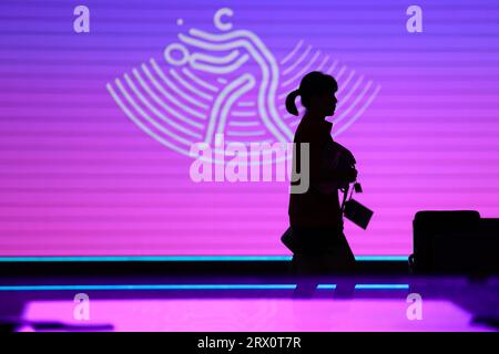 Hangzhou, province chinoise du Zhejiang. 22 septembre 2023. Chen Xingtong, de Chine, est vue devant le match préliminaire de l'équipe féminine du groupe A entre la Chine et la chinoise Macao aux 19e Jeux asiatiques à Hangzhou, dans la province du Zhejiang, dans l'est de la Chine, le 22 septembre 2023. Crédit : Liu Xu/Xinhua/Alamy Live News Banque D'Images