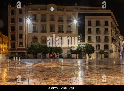 Incroyable photographie de nuit autour de la Plaza de la Constitucion et de la rue marques de Larios. Malaga vieux centre-ville rues vides la nuit. Malaga Banque D'Images