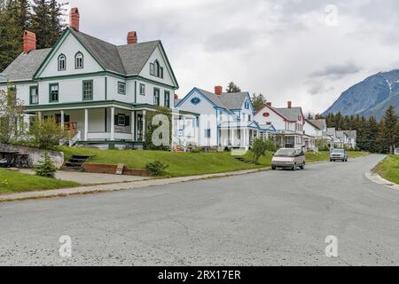 Maisons sur ft Seward Drive dans l'ancien fort William H. Seward, Haines, Alaska, États-Unis Banque D'Images