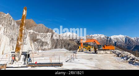 Mines de marbre au-dessus de la ville de Carrara, Toscane, Italie Banque D'Images