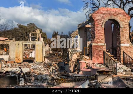 Restes brûlés de Tubbs Fire, Santa Rosa, Californie, États-Unis Banque D'Images