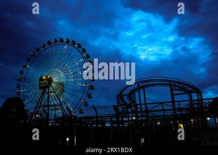 Suzuka, Japon. 22 septembre 2023. Ambiance du circuit - grande roue la nuit. 22.09.2023. Formula 1 World Championship, Rd 17, Grand Prix du Japon, Suzuka, Japon, journée d'entraînement. Le crédit photo doit se lire : XPB/Press Association Images. Crédit : XPB Images Ltd/Alamy Live News Banque D'Images
