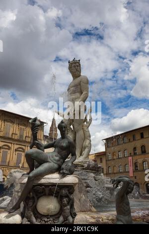 Florence Fontaine de Neptune sur la Piazza della Signoria Banque D'Images